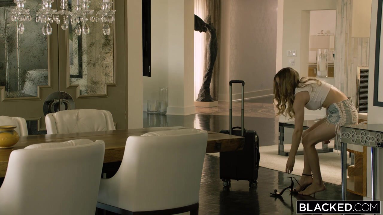 Sinderella - Layover Hook-Up in HD