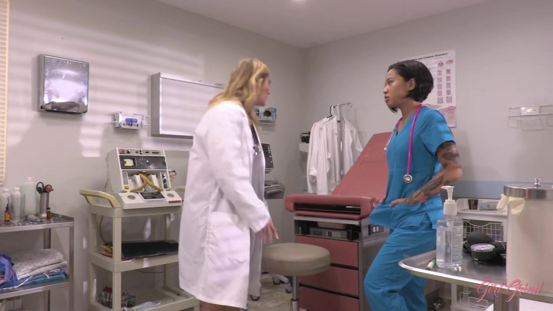Kleio Valentien, Honey Gold - Lesbian Hospital Affairs 2