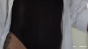 Julia De Lucia, Stacy Cruz - Poolside Threesome