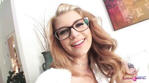Arya Fae - Pretty Girl Loves Anal