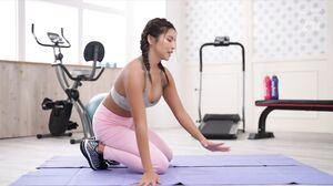 FPRE-127 A personal trainer overflowing with sexual desire stimulates a man's lower body with her well-trained big ass in a workout cowgirl position covered in bodily fluids! Hana Kurosaki