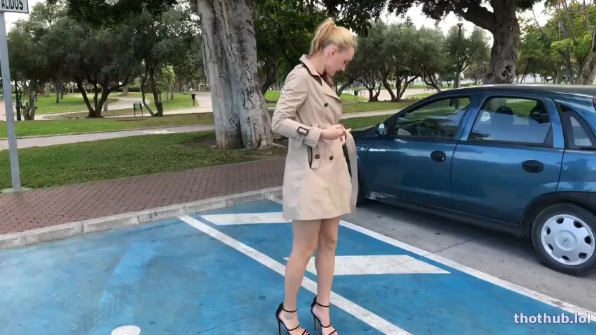 IviRoses flashing in the park