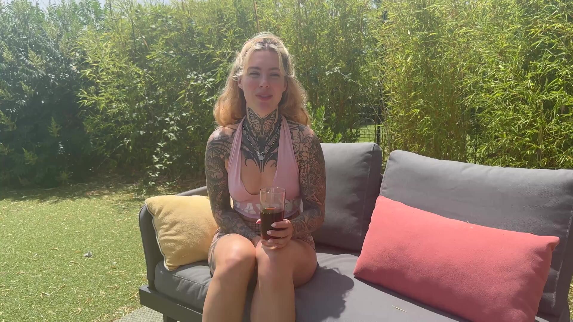 JacquieEtMichelTV – Pandora, 28 Years Old, Adopted By Marseille