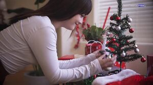 [Lobitomx1] Jade Valentine Gracie Gates An AHL Christmas Story 2 Lesbian Sex At Christmas [HD]