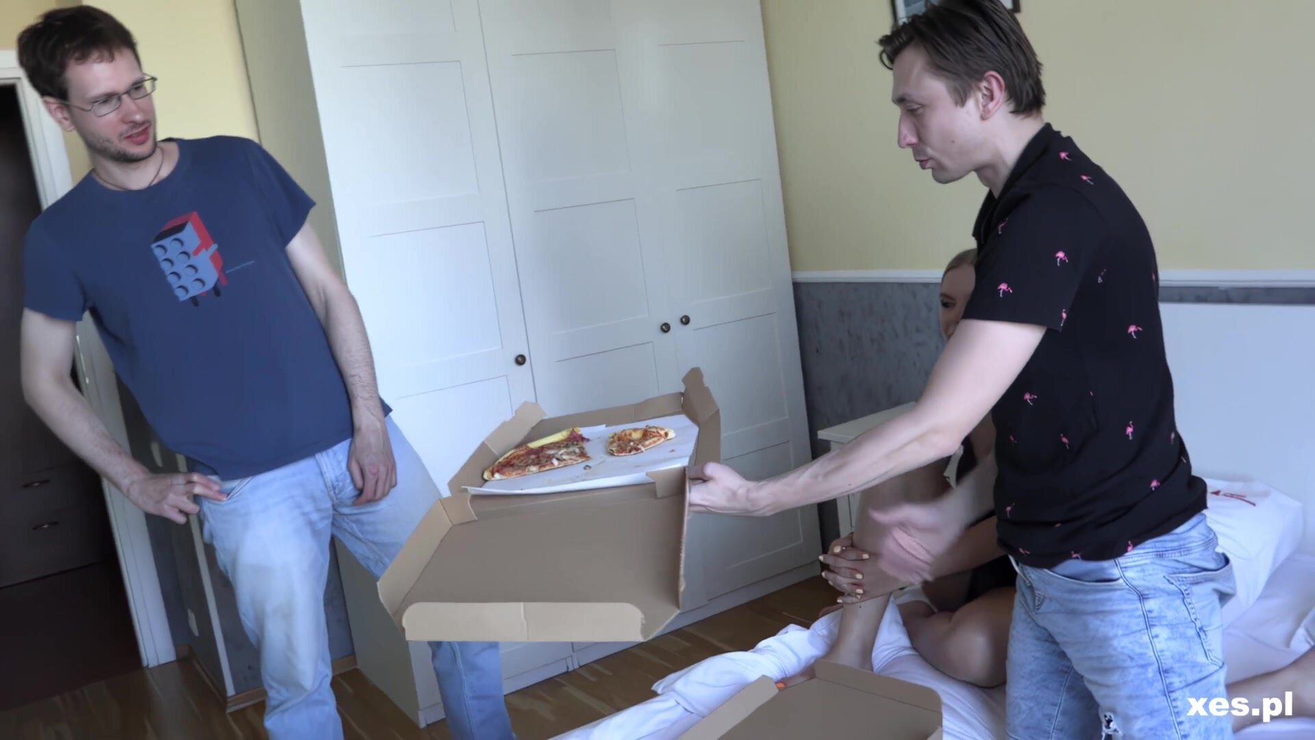 XES - Gdzie Jest Pizza