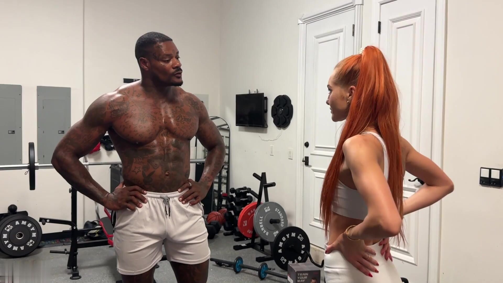 OnlyFans - Little Dragon And Jason Luv BBC Gym Coach Drilling His Client Tight Wet Pussy