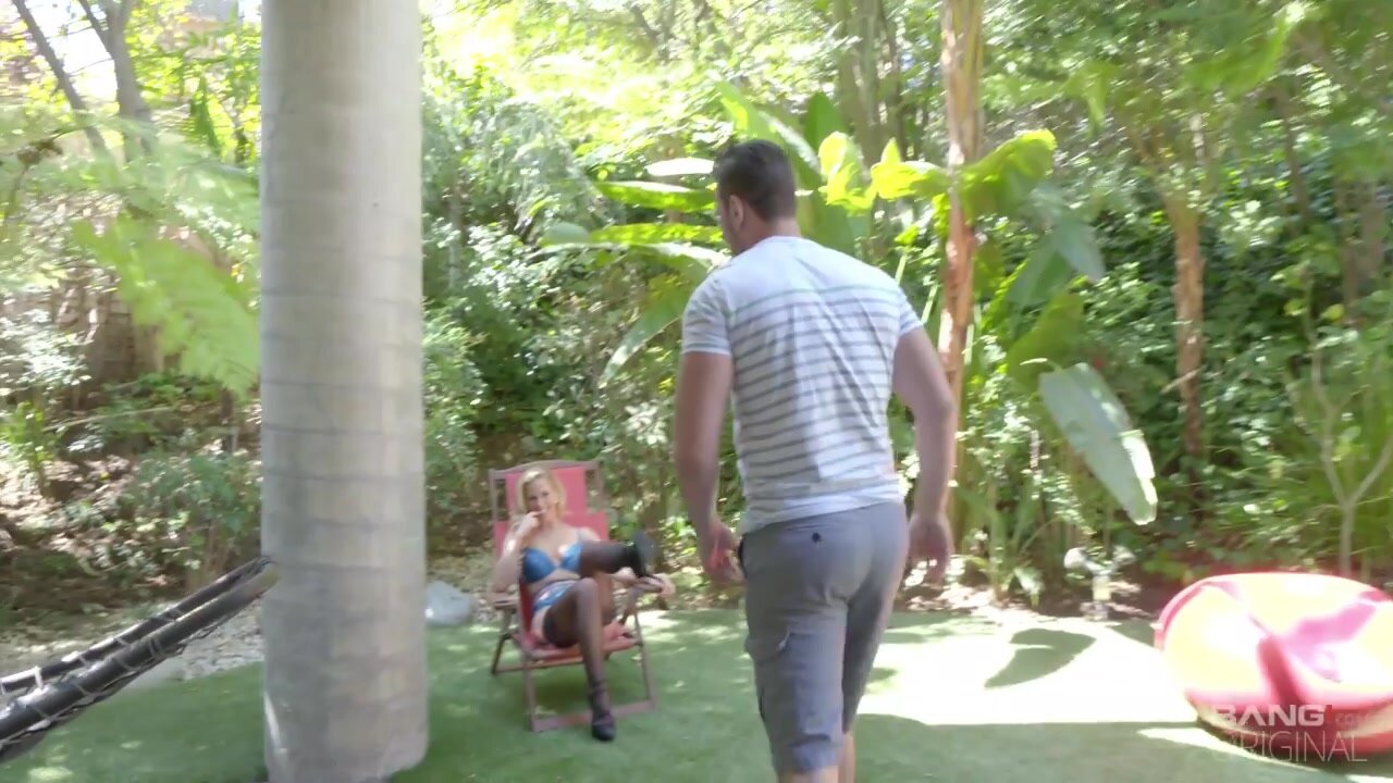 Cherie Deville Ass Fucked by Boyfriend at Home in HD