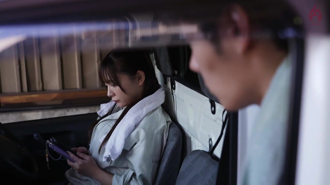 HEZ-792 A delivery man on a rotating shift gets creampied three times each by frustrated part-time wives in the big ass cowgirl position Jun Mizukawa Mio Ichijo