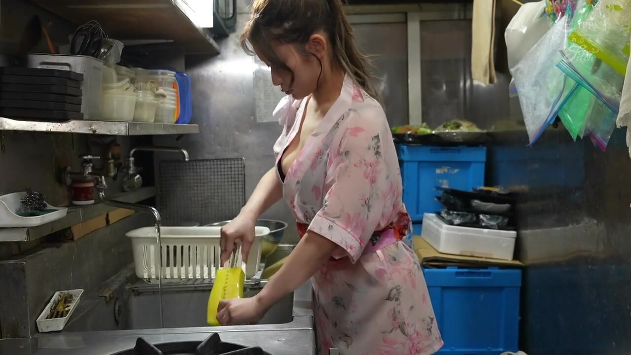 FPRE-180 In these times... you want to have a good time at a popular restaurant, right? A cheap izakaya will satisfy your stomach and your dick! A lewd hostess gives you an extreme full-body lip service, Reina Momozono