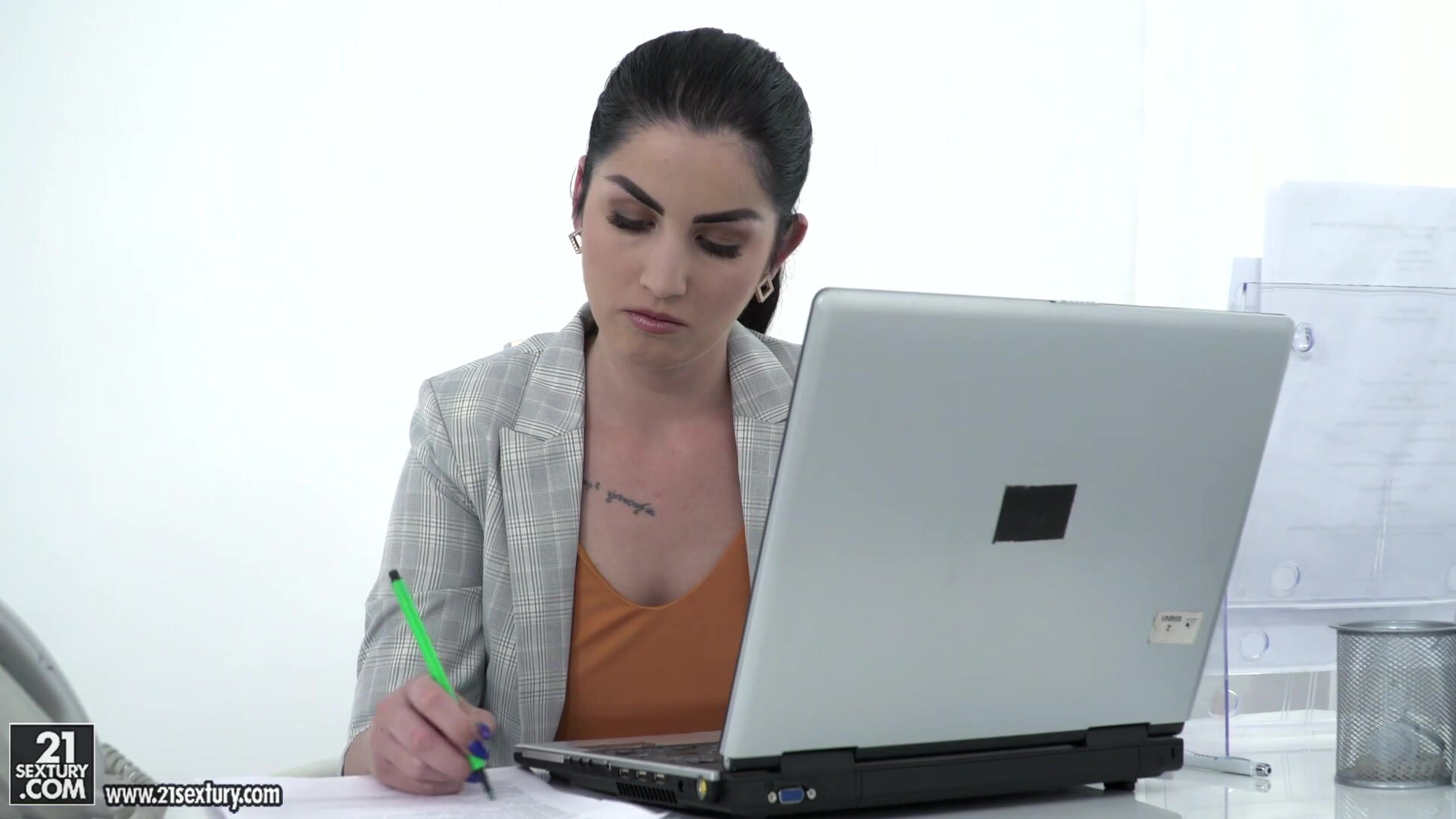 Loren Minardi - Secretary's DP Fun