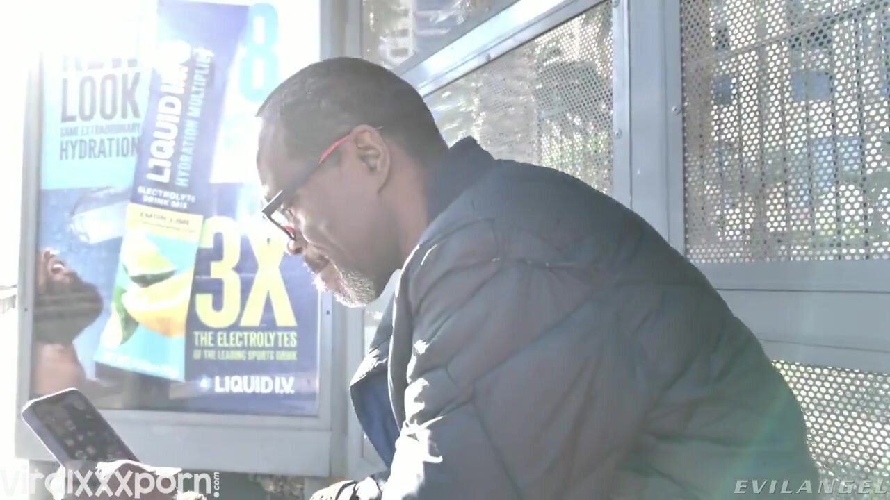 Sophia Burns Screwed In Butt By Black Stranger Met At The Bus Stop