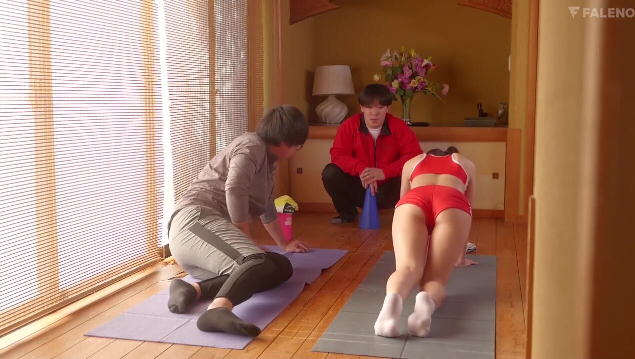 FNS-026 Track and field girl Sawa Yamashita has multiple sweaty orgasms during training camp as her hated coach develops her breasts