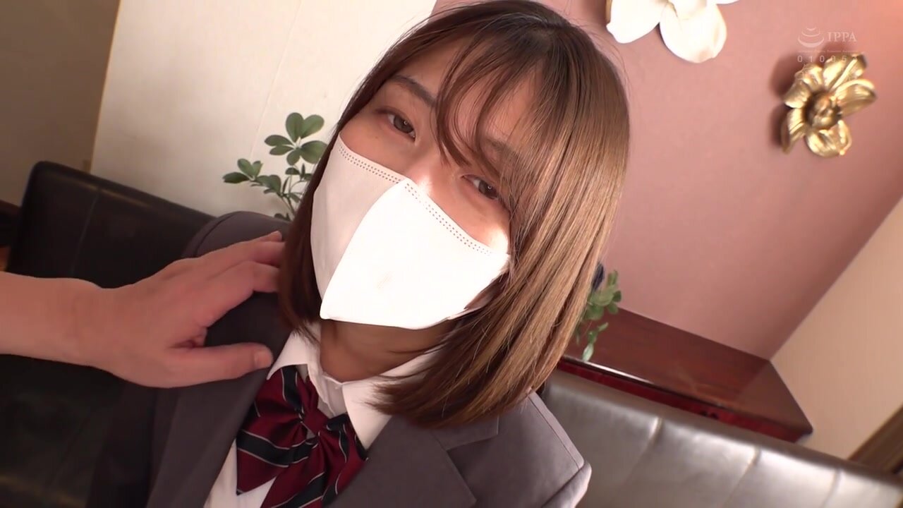 MUKD-540 Who would have thought that this innocent girl would get so wild and wank like this? I teased her to the point of losing her senses, and she became a surprisingly lewd bitch. The womb of a secret account girl is ripped and squirting, Minato Nami 