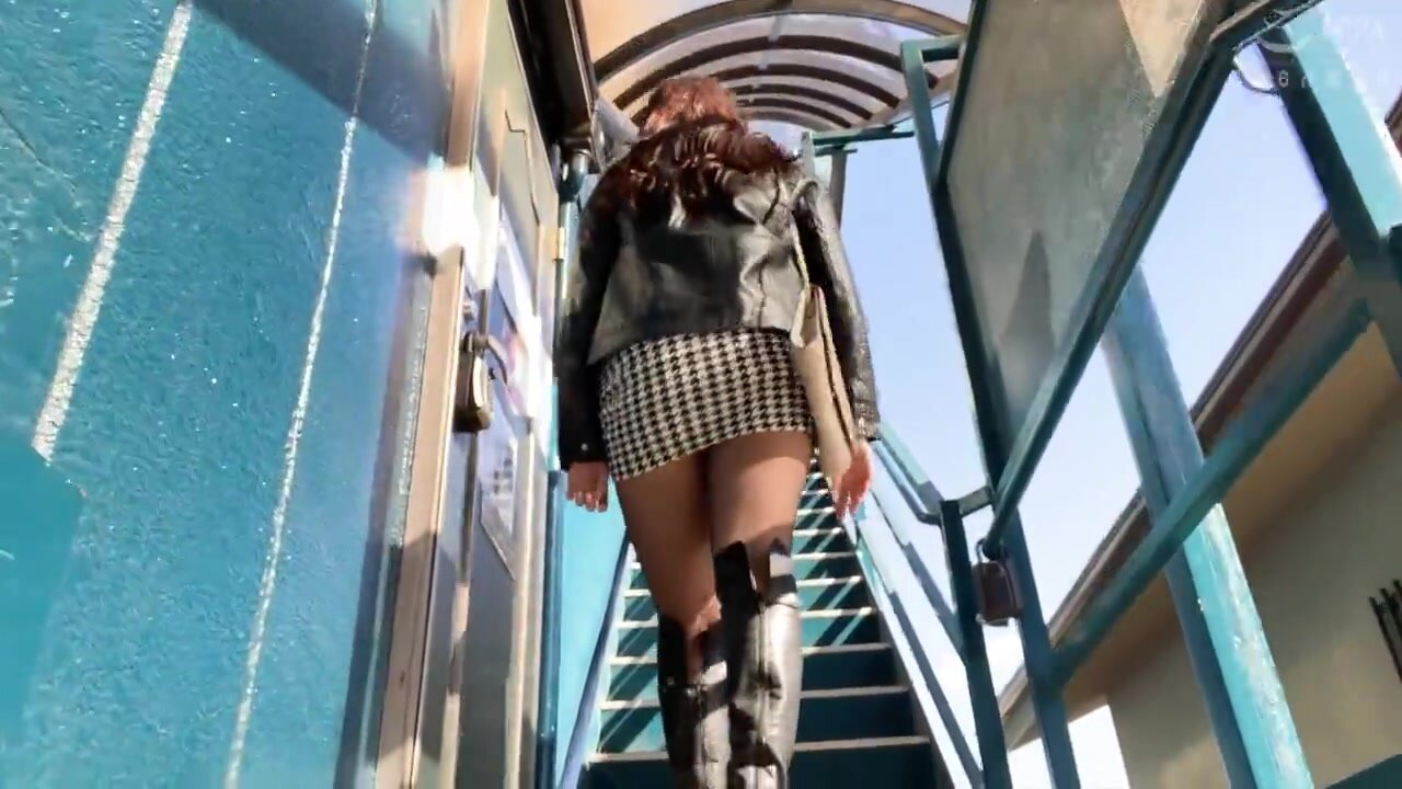 SYKH-148 Raw sex with a beautiful witch in boots. Her beauty melts in the pleasure of a quick dick... Reika-san, 33 years old