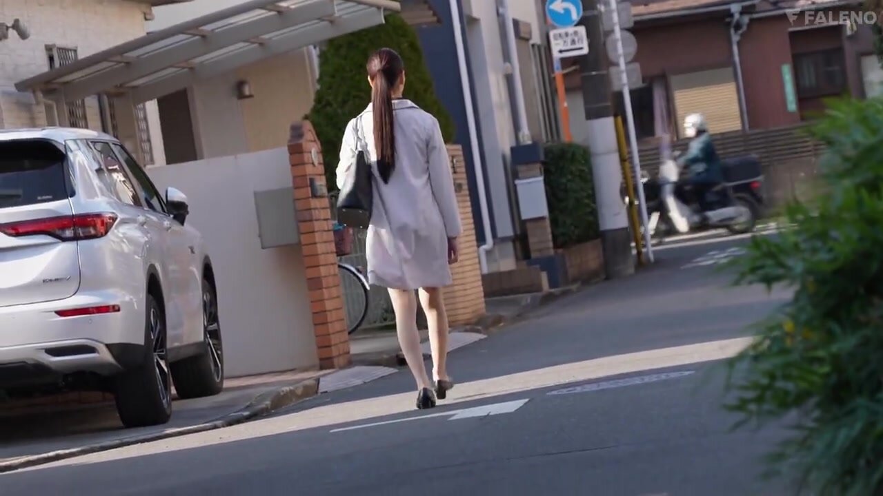 FNS-077 Ayami Mori, a flexible office lady who gets disciplined by a group of toymakers for 2 hours every morning