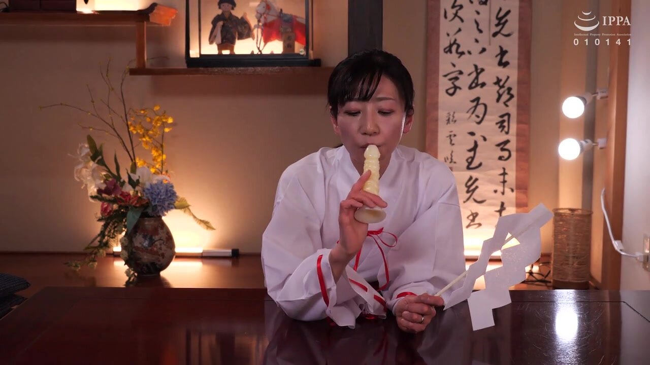 EUUD-068 For example, what if a mature woman was wearing it?! There was a paradise for escaping reality! Reimi Saegusa