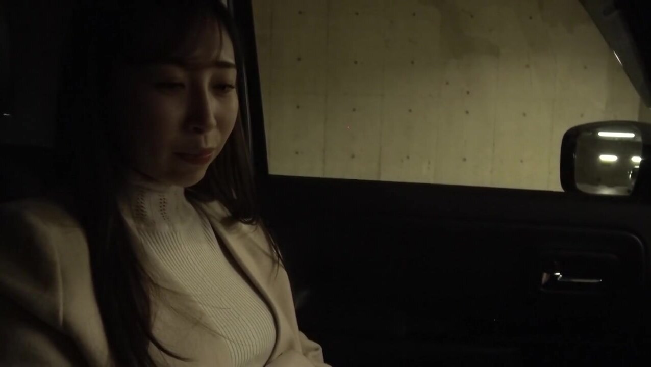 PKPD-374 Wife loaned directly to her husband, a soothing no-panties wife who can't refuse, Yuri (27), Yuri Kudo