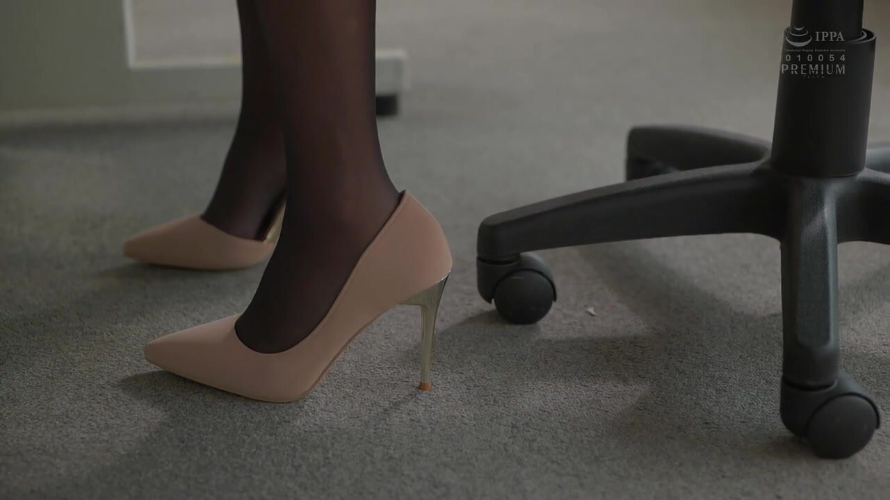 PRED-776 Work order! I'll lick your dick, so act like your lover! I'm a subordinate who became my strict female boss's dummy boyfriend for a day. Himari Kinoshita