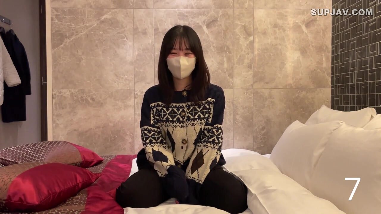 A High-spec Restaurant Employee Gets A Second Helping Of NTR. She Writhes In Pleasure As She Is Sucked By A Cock, So Much So That She Erases The Boyfriend From Her Mind.