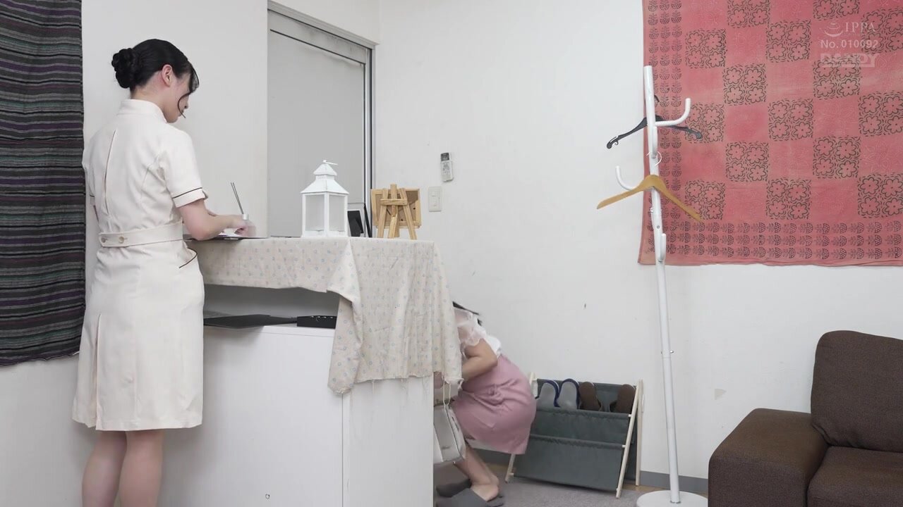 DANDY-981 Ambushing a beautiful beauty salon lady who was denied a secret option after work! Squirting lesbian college girl who follows her until she falls into lesbianism VOL.2