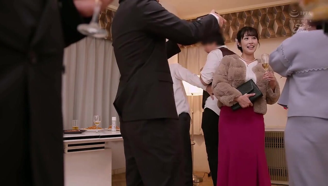 DEAB-003 After 20 years... I met my high school classmate again at a class reunion. F-cup 36-year-old real married woman Saori makes her AV debut at home. Saori Kinjo