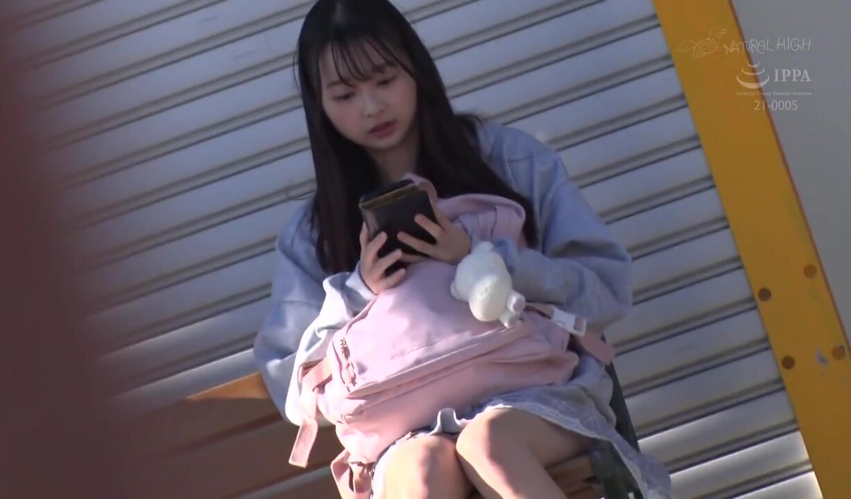 NHDTC-071 A woman panics after being filmed without permission and is left in a state of time-stop, resulting in a creampie in despair