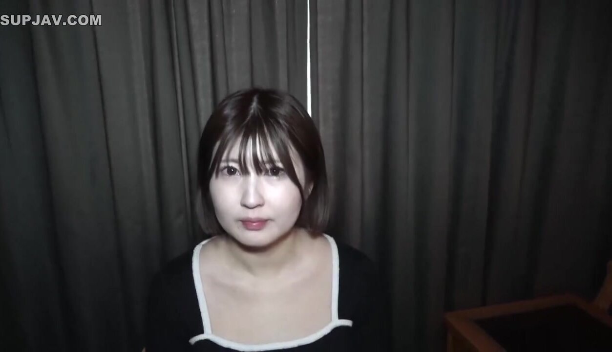 Check Out The Expression Of Pain And Anguish On The Face Of This Plump Married Woman Who Is Serious About It.