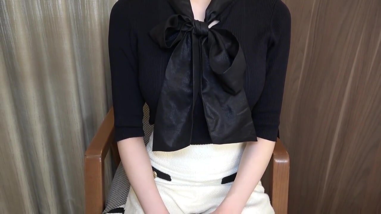 [SSS Class] A Popular Female Announcer Showing Off Her Gorgeous Naked Body In Public For The First Time. Even Though She Hides Her Face In Embarrassment, Her Pussy Is Tight. She Is Hoping For A Deep Vaginal Ejaculation.