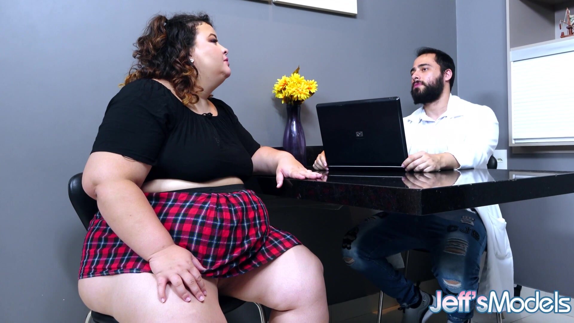 Yvi Valentinny - Yvi Bangs Her Sex Therapist (jeffsmodels)