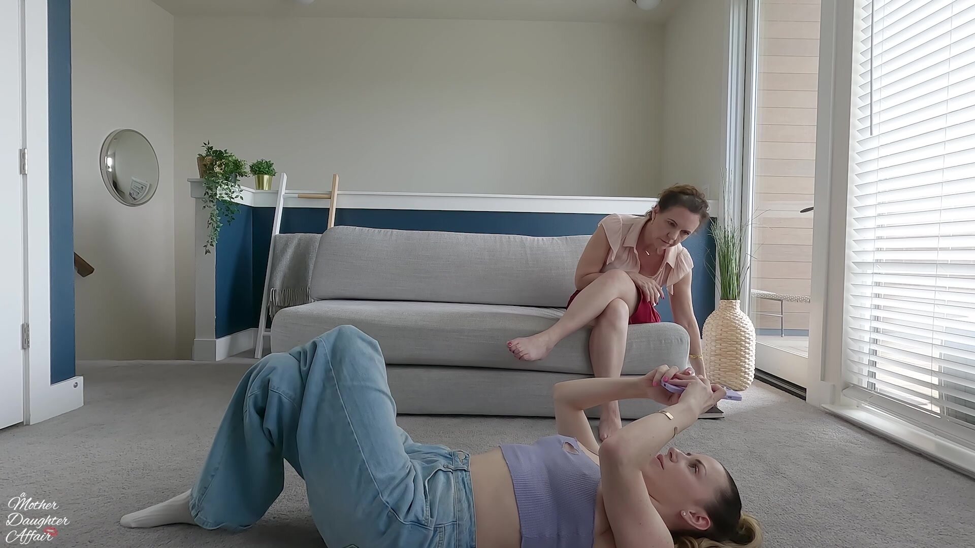 YourFavoriteMommy, Fiona Costello - Kissing Lessons in HD