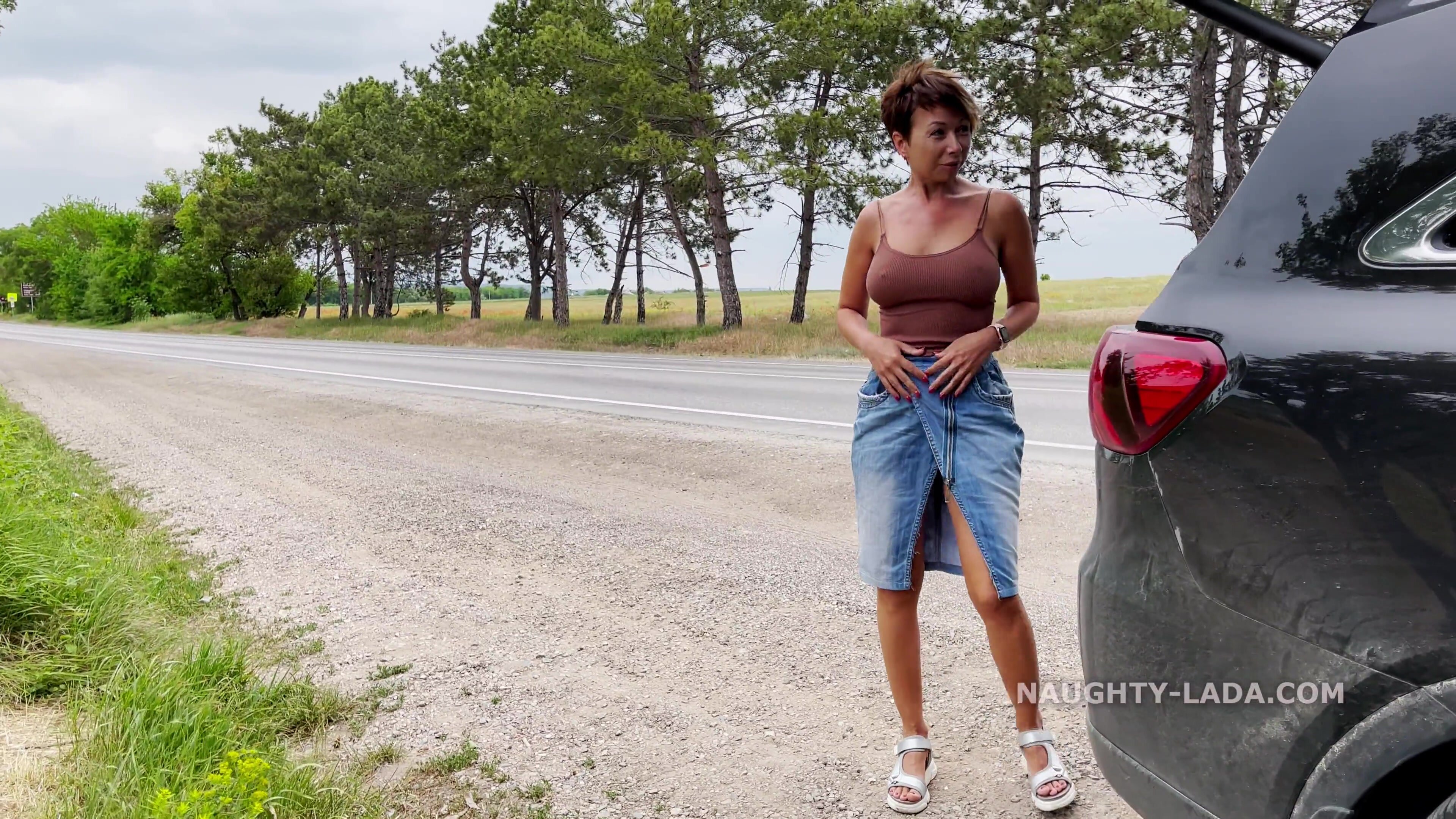 Naughtylada - Road and flowers