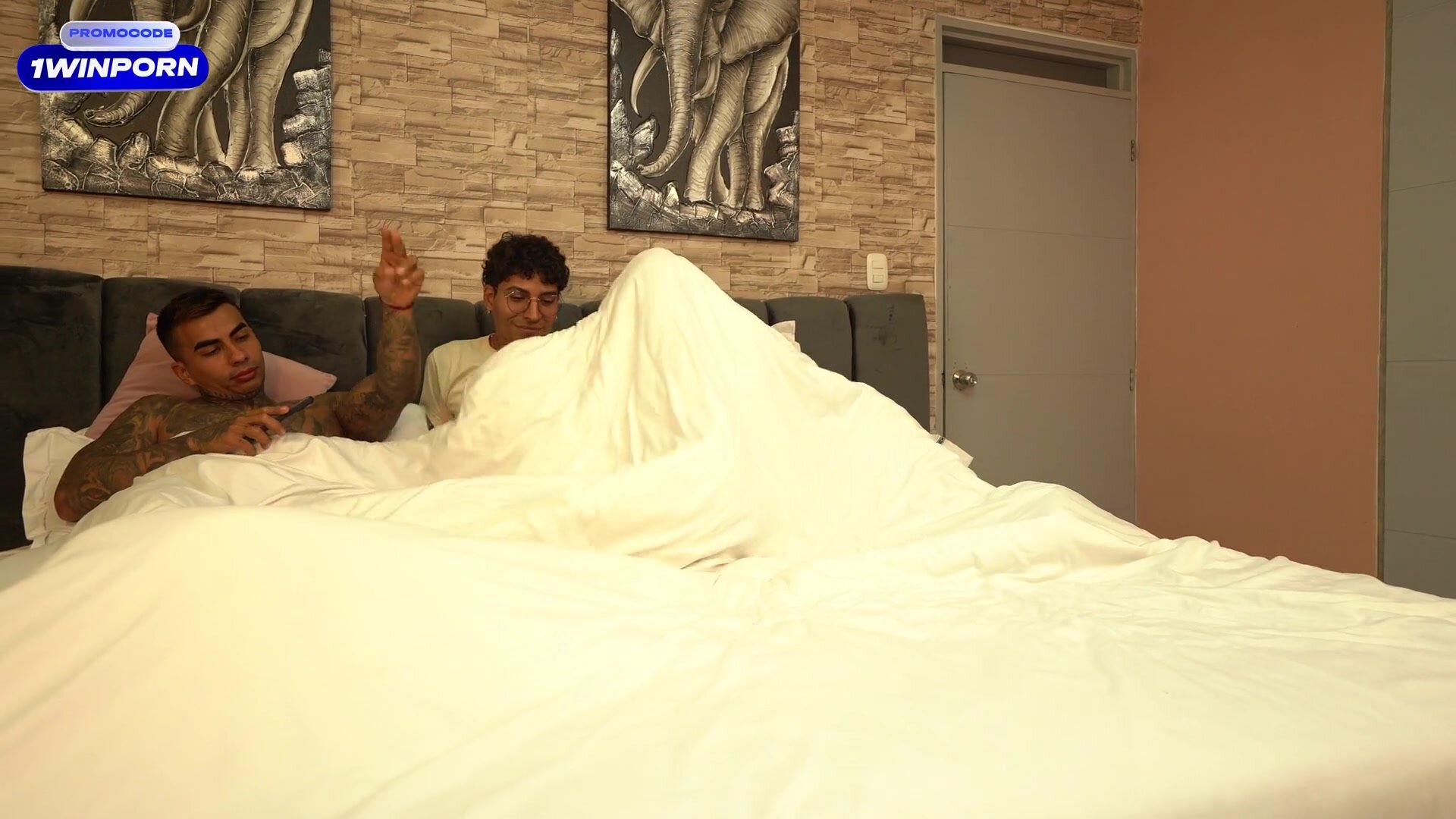 ThiagoLopezxx - Big Ass Stepmom Agrees to Share Bed with Stepson - Thiago Lopez & Montse Swinger
