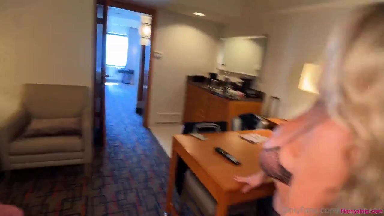 Brianna Coppage - Hottie Gets Fucked By Stranger After Locking Herself Out
