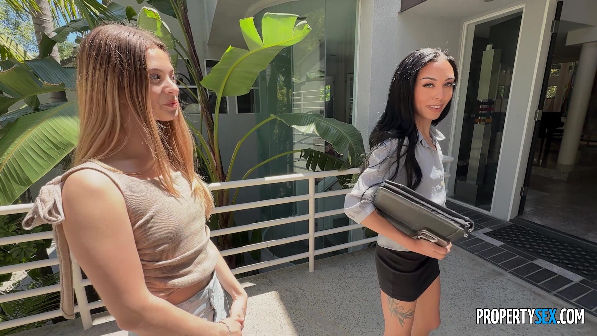 HouseHumpers - Bianca Bangs And Molly Little Caught Recording