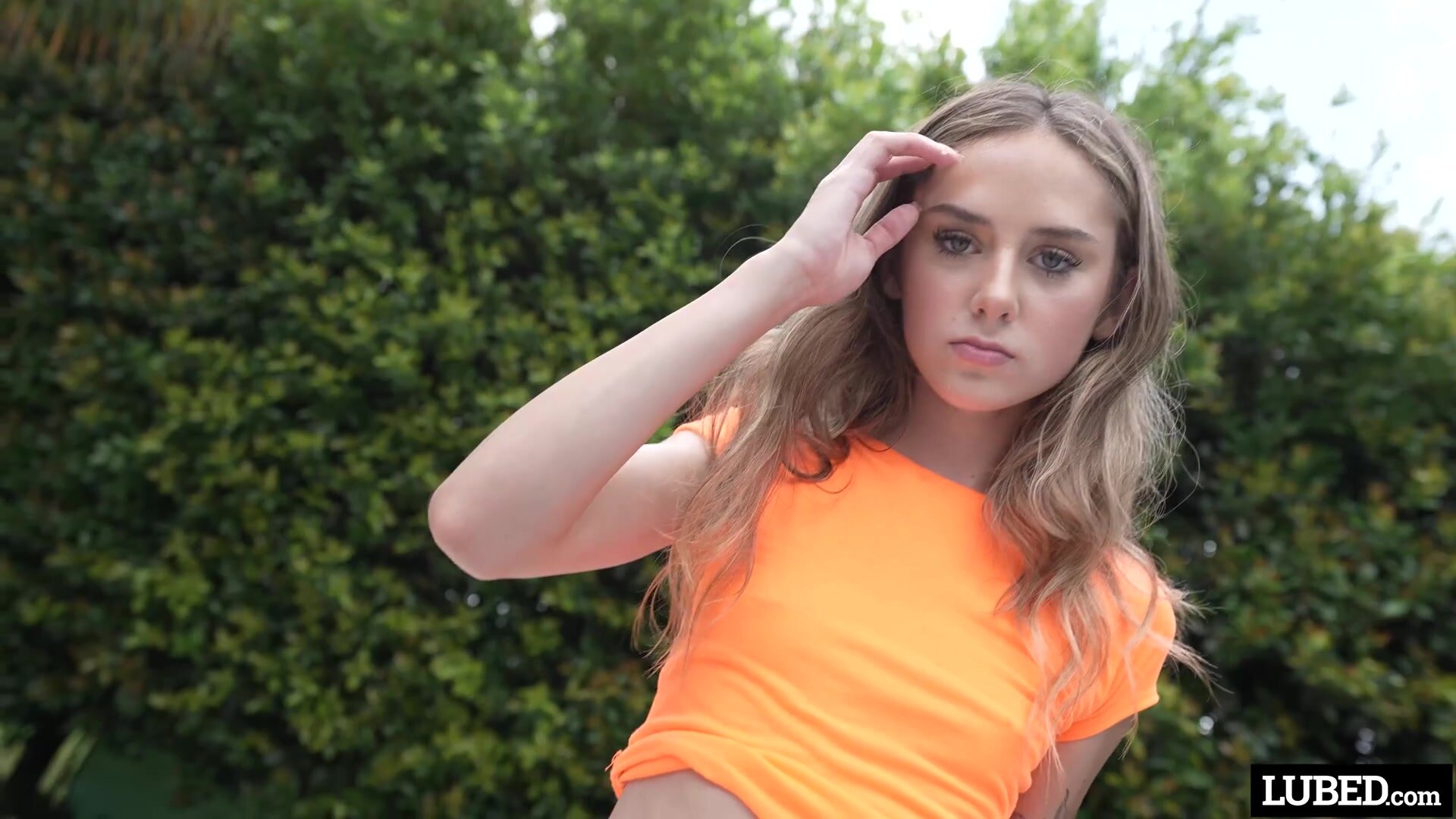 Lubed - Daisy Fox Soak In The Pool