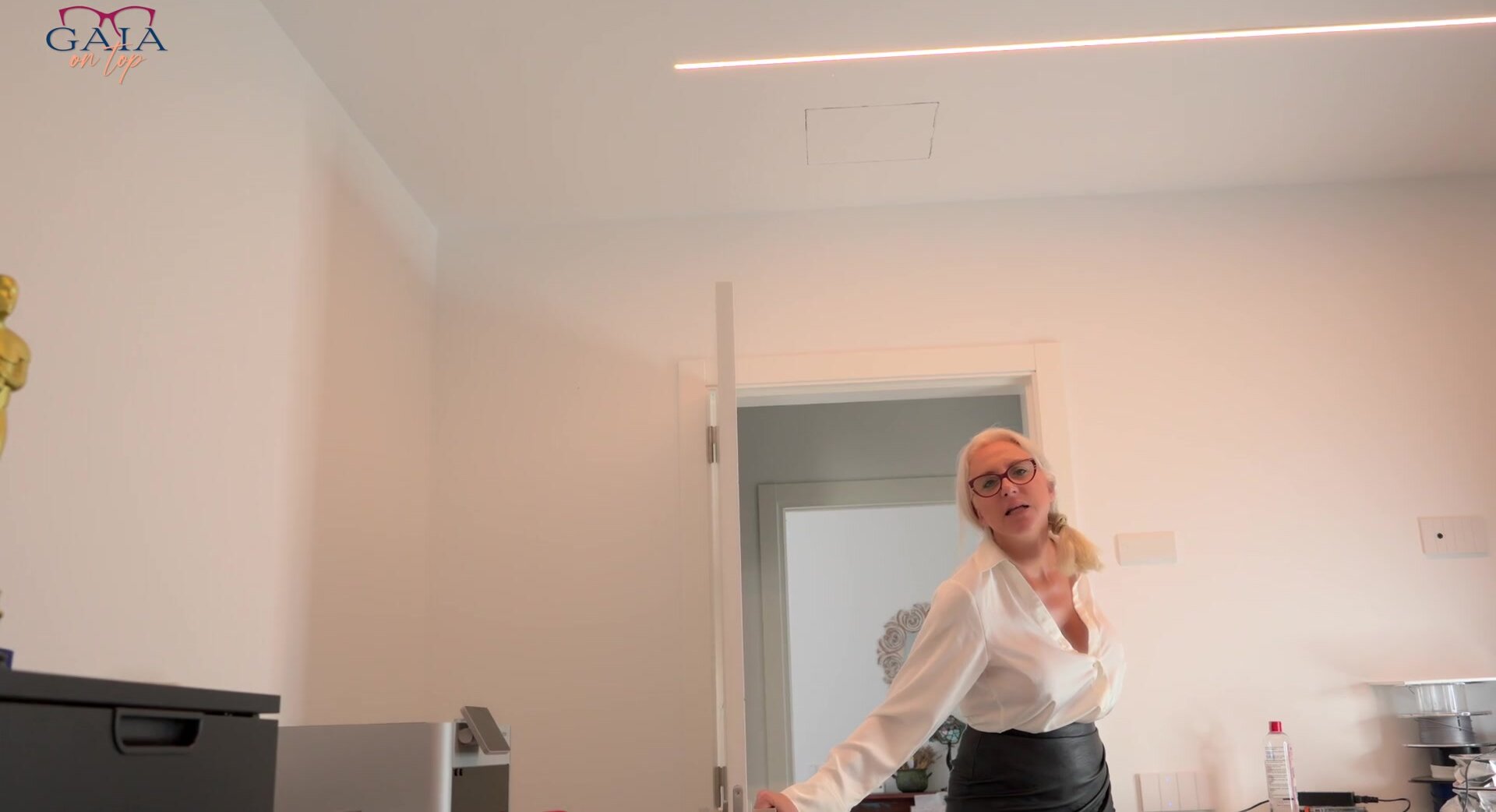 GaiaOnTop - DIRTY MILF SECRETARY EP.3 - MILF Gets Fucked, Pissed in her Mouth and inside her Ass by her Boss