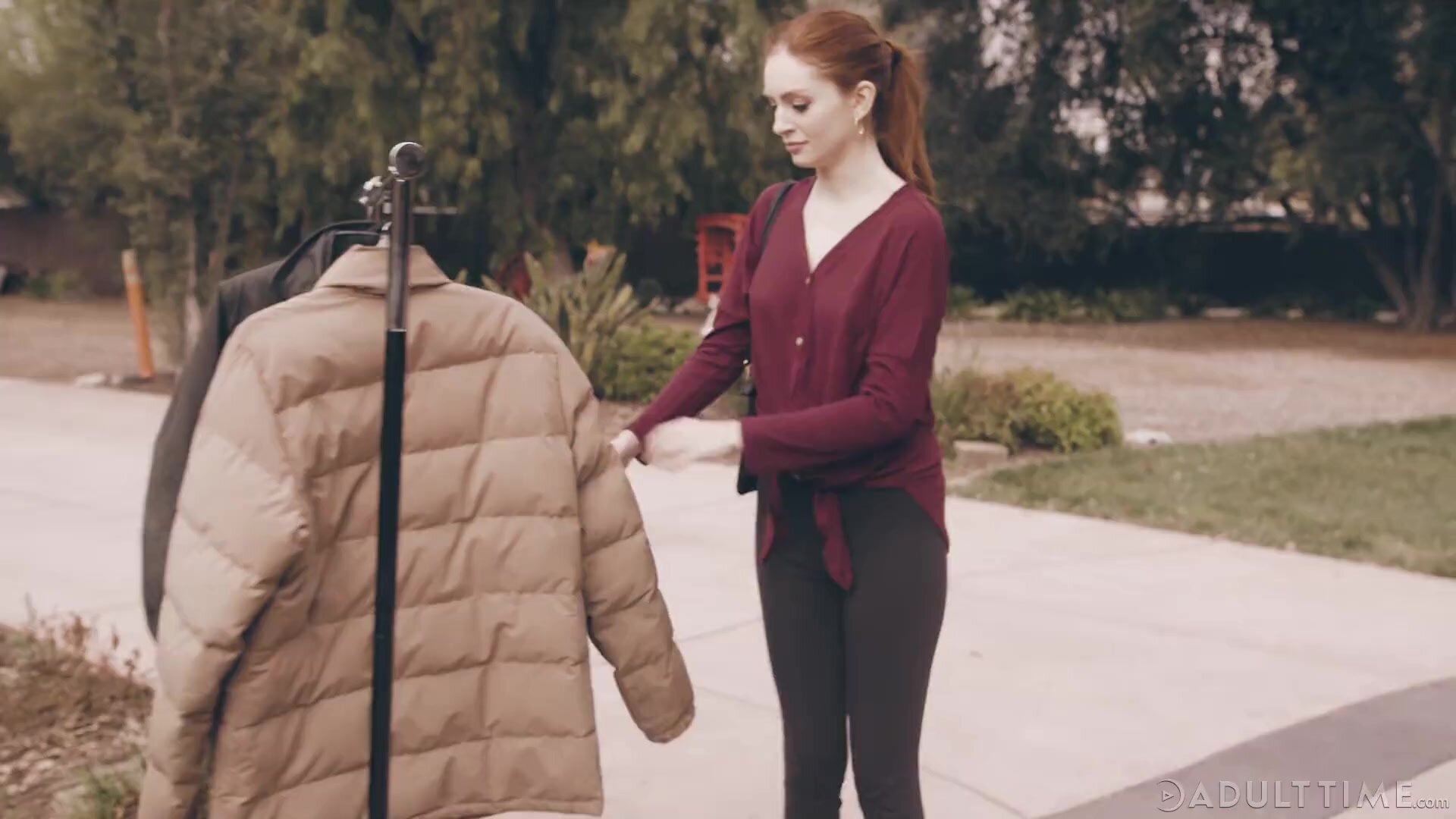 Aspen Brooks & Maya Kendrick - A Shemale In The Mirror