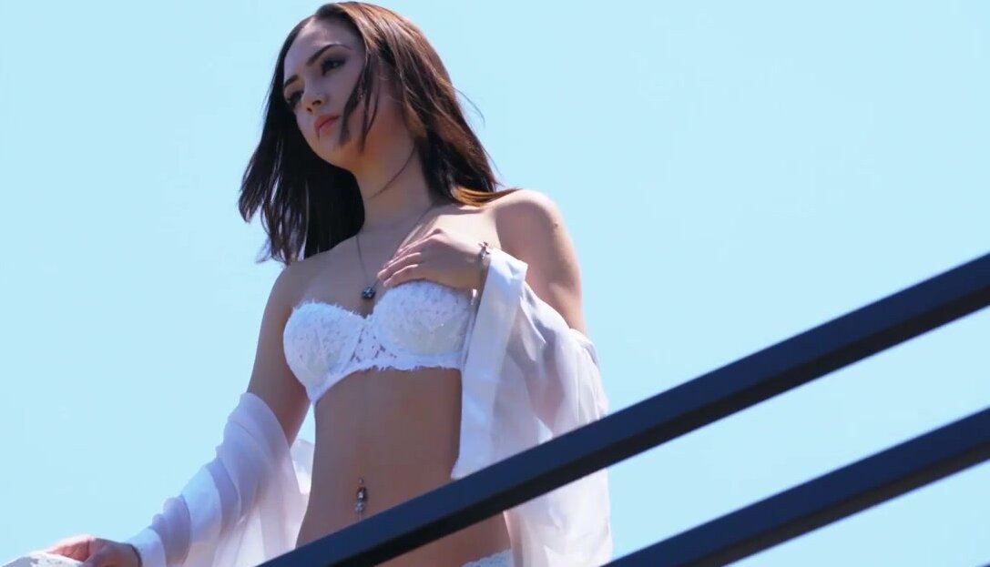 Lily Jordan - Strip Chess
