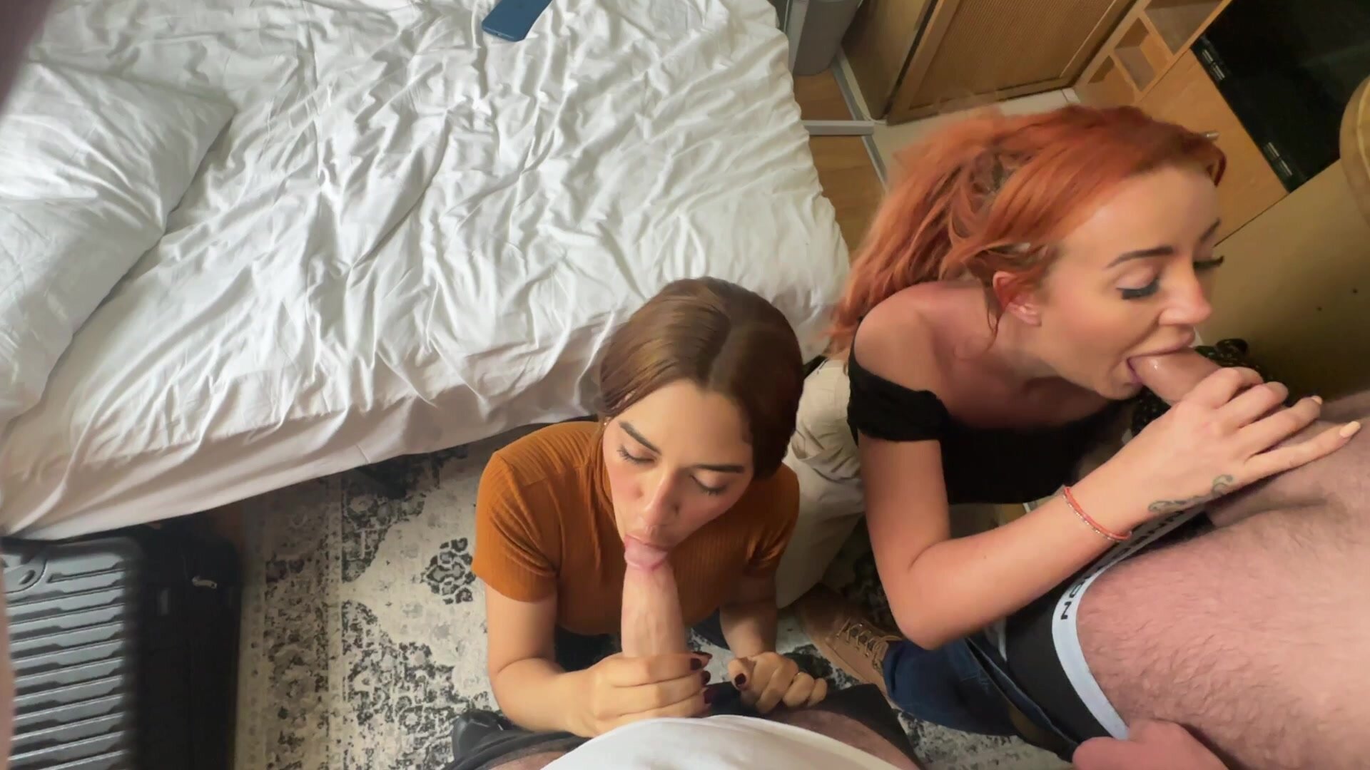 Artemis Carmona & Zoey Grey - Cumwalk in London