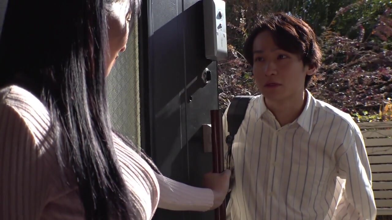 DLDSS-406 Unconsciously spilling I-cup breasts. My girlfriend's sister has huge breasts, and I lose my sense of reason. I go crazy and suck on them. Shio Asami
