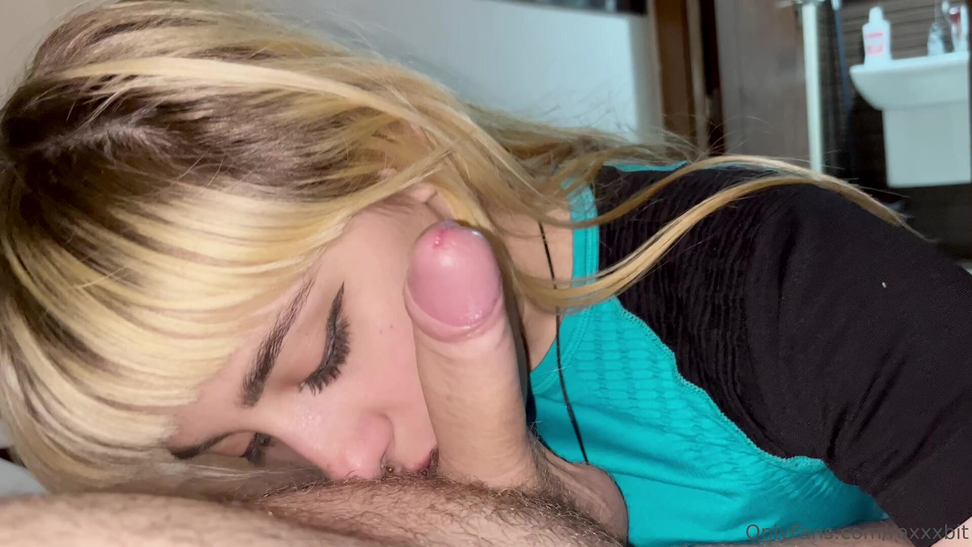 Raxxxbit - Sloppy throatfuck with messy balls
