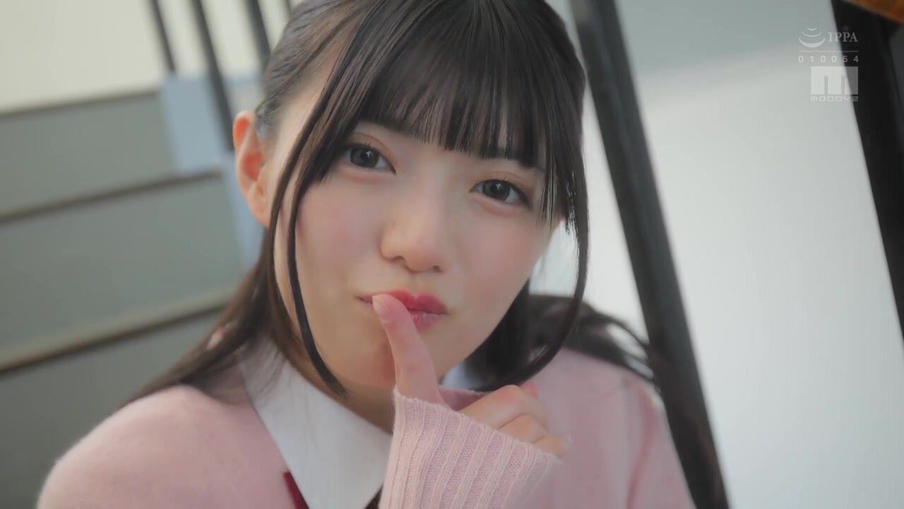 MIDA-245 "Are you getting hard looking at my panties?" She tempts the teachers with her tight panties. She whispers in their ears and gives them a handjob to make their dicks hard, so just let me feel good... Yuzuki Yuru