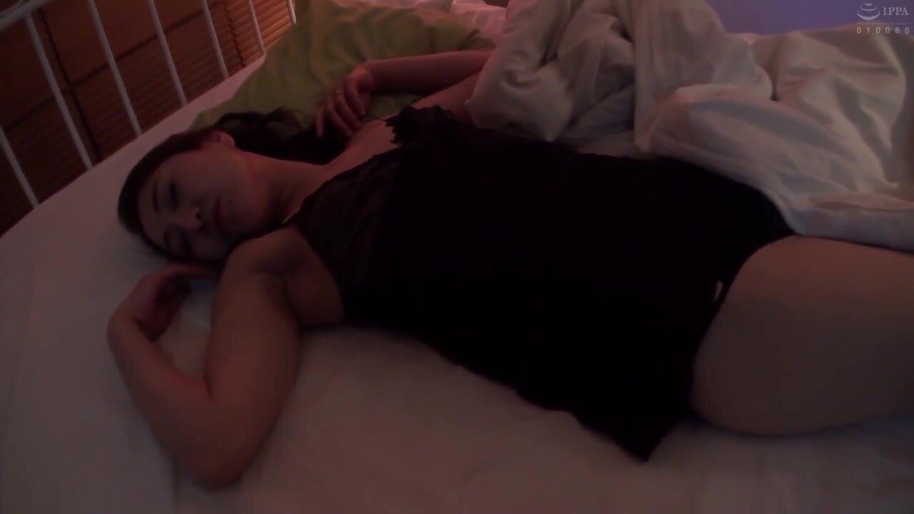 DBNK-070 Nighttime...If I play dirty tricks on my sleeping mother and make her horny, will she satisfy me?! 4 hours