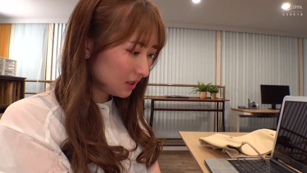 DOKS-641 Working woman's pantyhose corner masturbation, secretly sighing in a bad situation