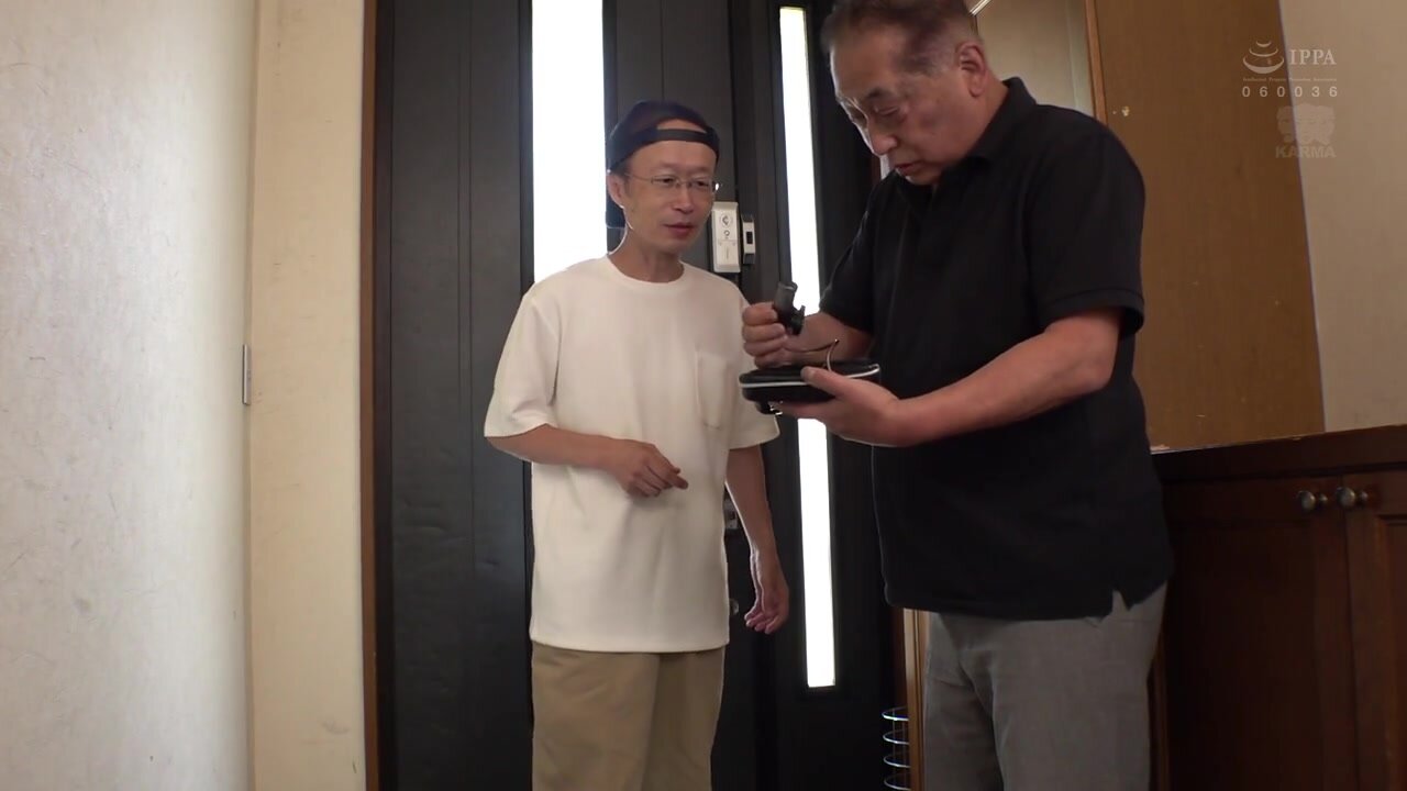 KAM-252 Voyeur → NTR → Posting A dirty father-in-law who cuckolded his son's beautiful busty wife. He was excited by her big tits and big ass and impregnated her with a creampie. Honami Akagi