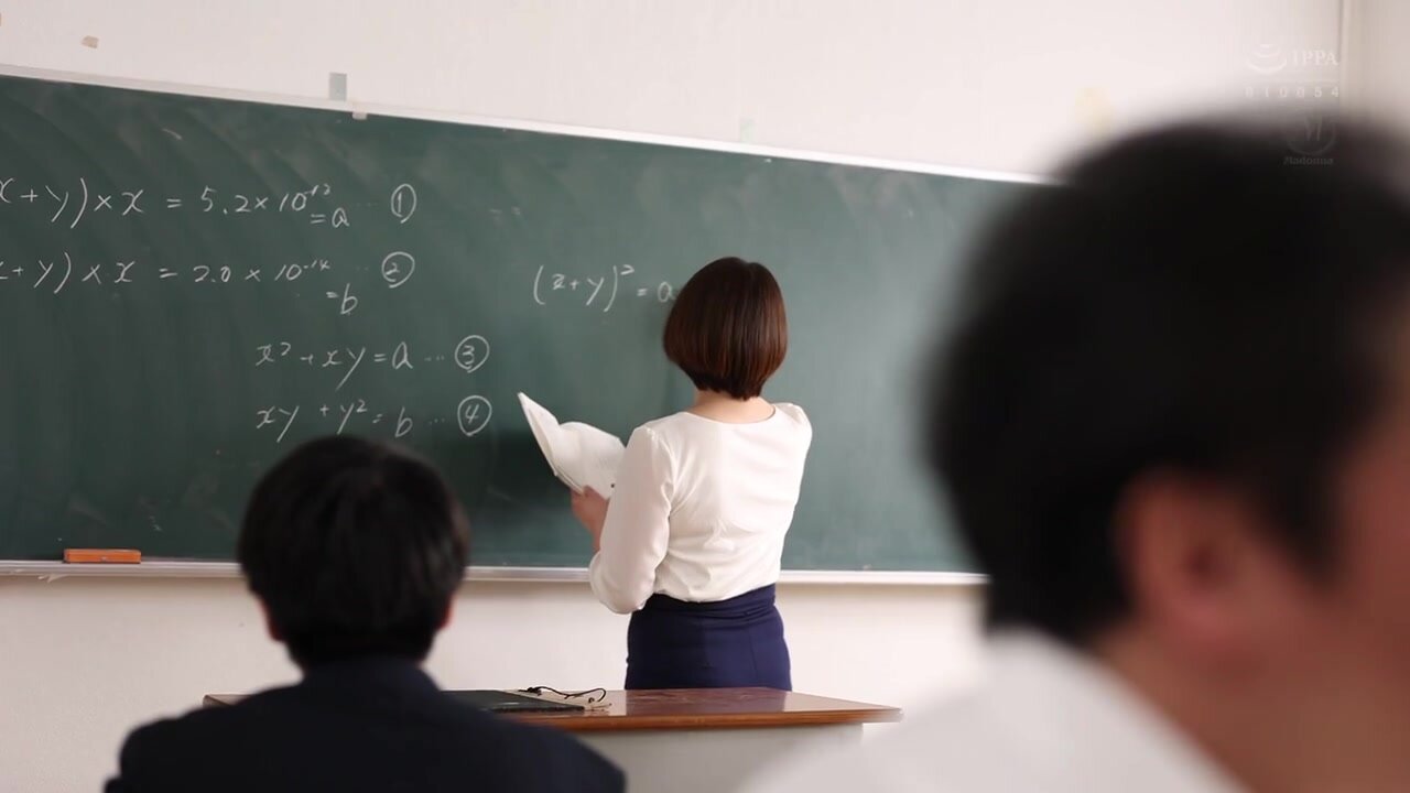 ROE-372 After the graduation ceremony... A visit of gratitude and hatred to the female teacher who taught me strictly Maki Tomoda
