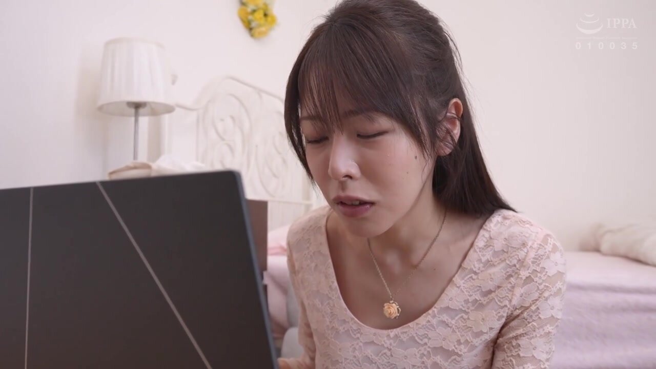 NACR-989 The tragedy of an innocent art student!? When she asked her brother and father to be a nude model for her assignment, her erection wouldn't go down and she ended up having a threesome with continuous creampies!? Nozomi Osaka