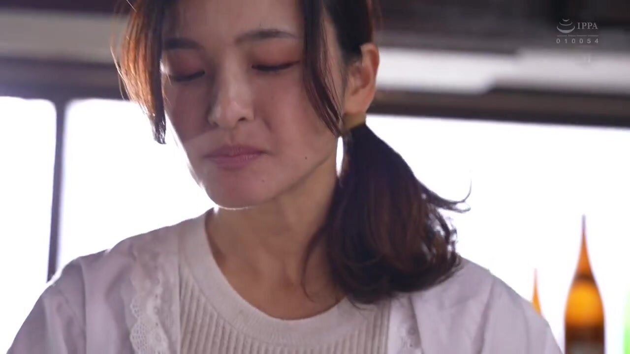 ROE-374 After 10 days of giving my beloved aunt an aphrodisiac, she became a horny sex slave who could be fucked as much as I wanted... Aoi Yoshise