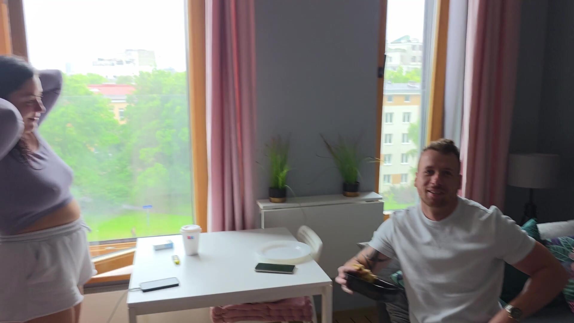 XES - Belinda And Christina Santes BTS