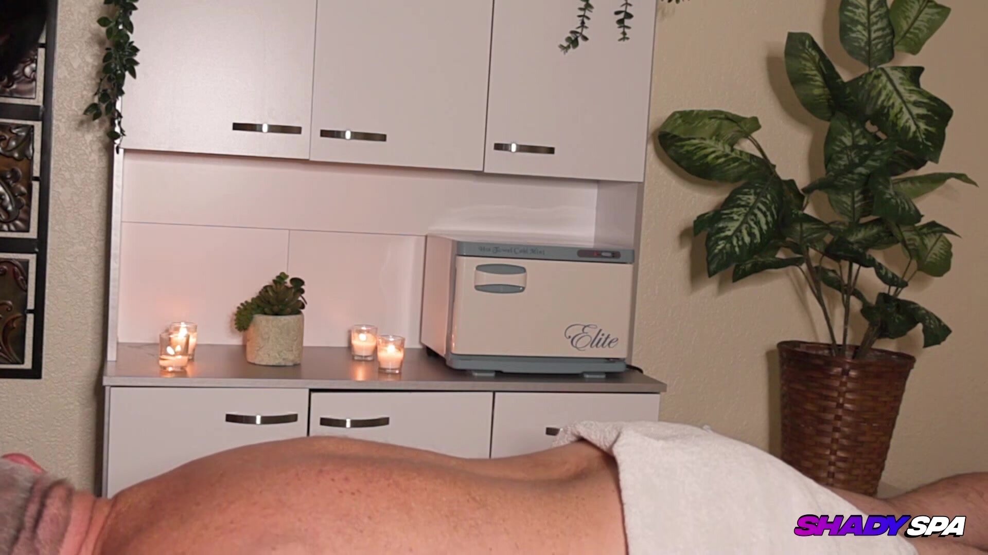 ShadySpa - Lola Valentine